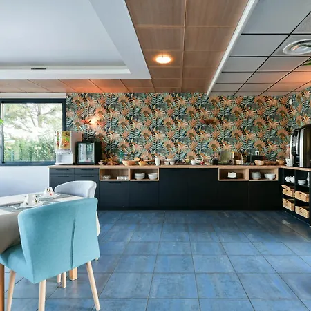 Le Pavillon Bleu מלון