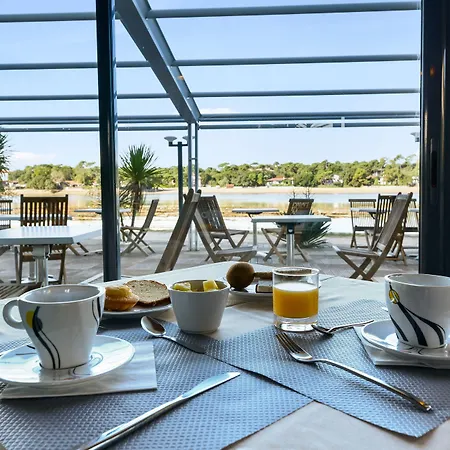 Hotel Le Pavillon Bleu