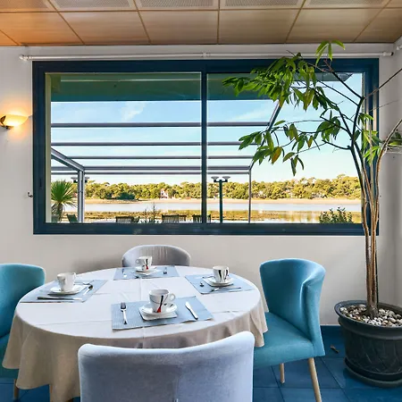 Hotel Le Pavillon Bleu