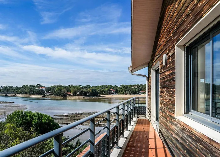 Hotel Le Pavillon Bleu