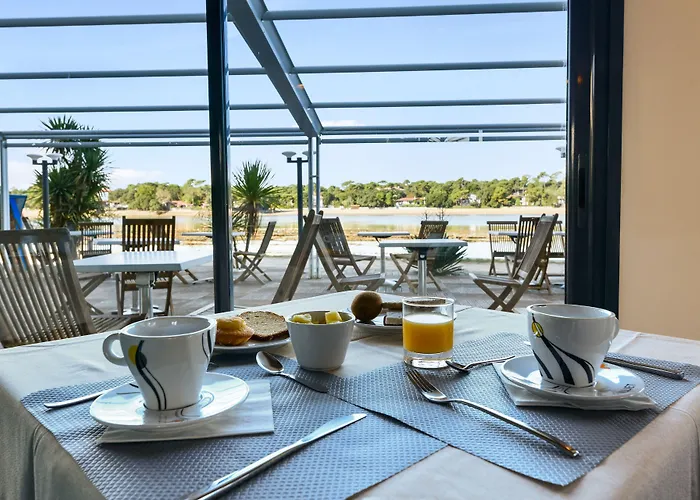 Hotel Le Pavillon Bleu