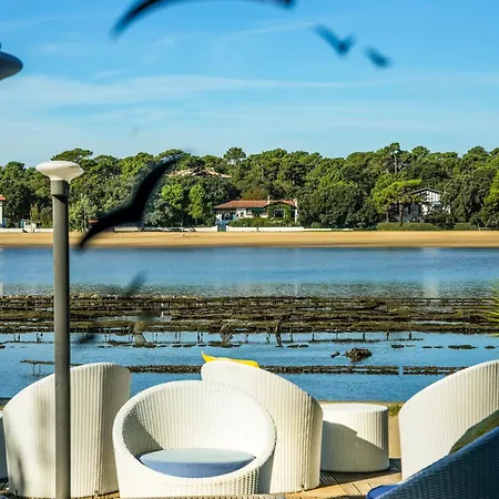 מלון Le Pavillon Bleu 3*