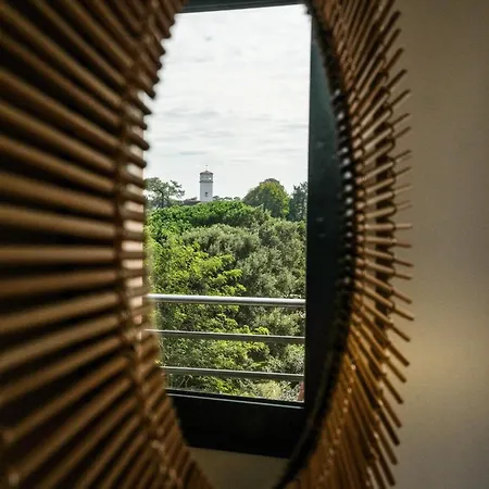 מלון Le Pavillon Bleu 3*