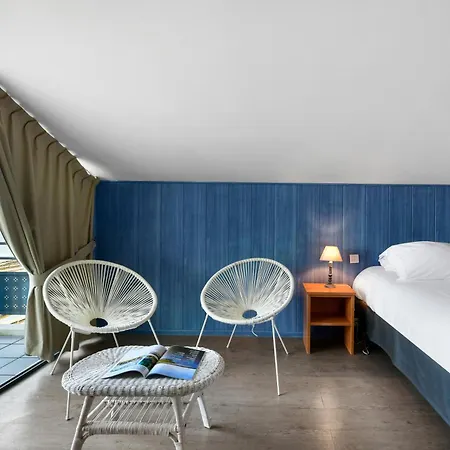 Le Pavillon Bleu מלון