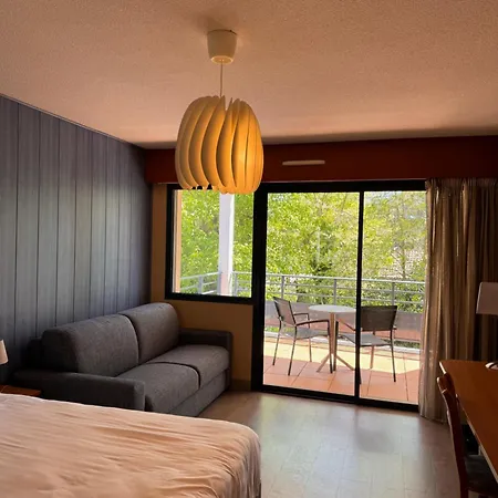 Le Pavillon Bleu מלון סורטס הוסגור