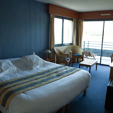 Le Pavillon Bleu מלון סורטס הוסגור