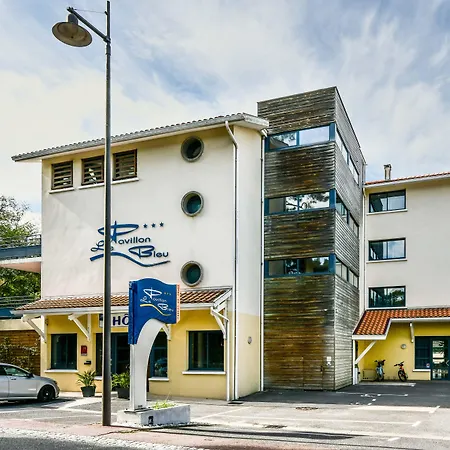 Le Pavillon Bleu מלון 3*
