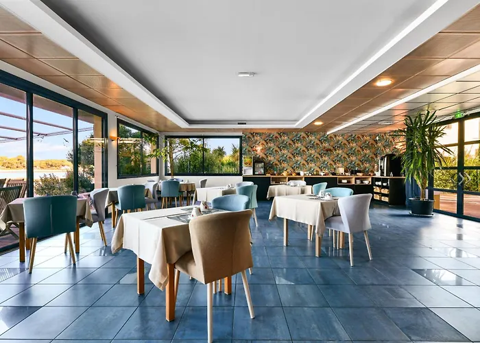 Hotel Le Pavillon Bleu