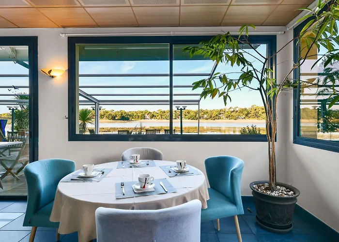 Hotel Le Pavillon Bleu