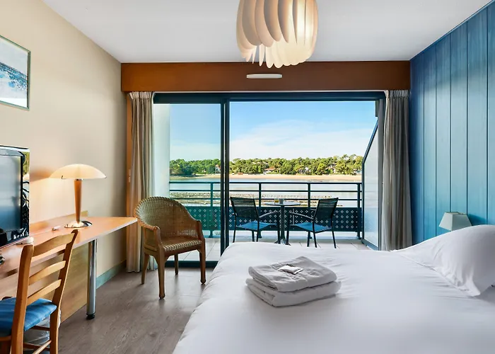 Hotel Le Pavillon Bleu 3*